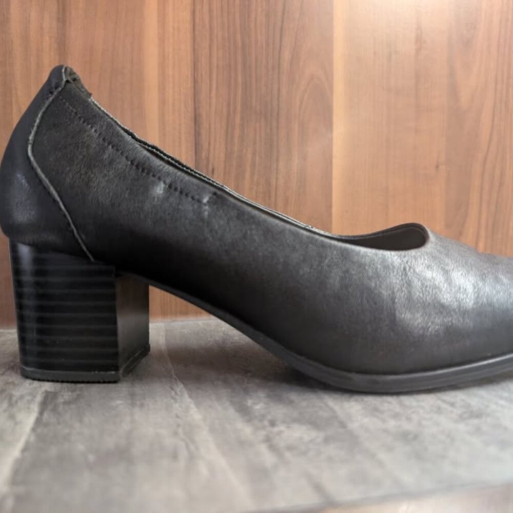 Clarks Loken Step Women’s Black Leather Shoes — 55mm / 2.2” Heel — Like New — 7W